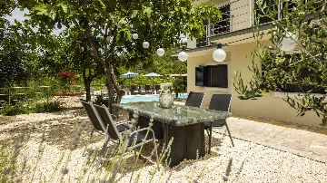 6-Bedroom Villa with Heated Pool in Glavina Donja