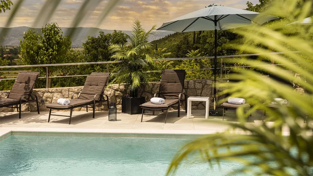 6-Bedroom Villa with Heated Pool in Glavina Donja