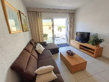 Villa with Private Pool for 10 Guests in Povlja