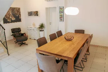 Villa with Private Pool for 10 Guests in Povlja