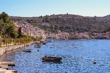 Villa with Private Pool for 10 Guests in Povlja