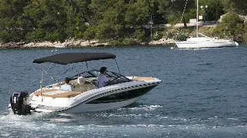 4-Bedroom Villa with Heated Infinity Pool in Splitska