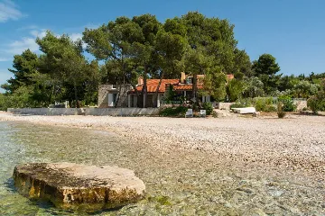 Mirca, Brač Villa with 3 Bedrooms and Private Pool