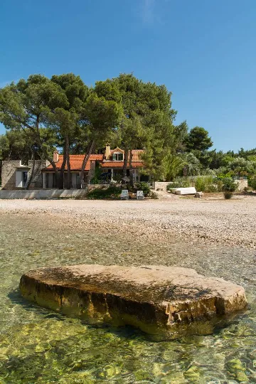 Mirca, Brač Villa with 3 Bedrooms and Private Pool