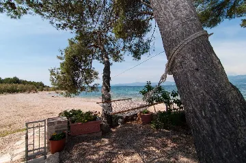Mirca, Brač Villa with 3 Bedrooms and Private Pool