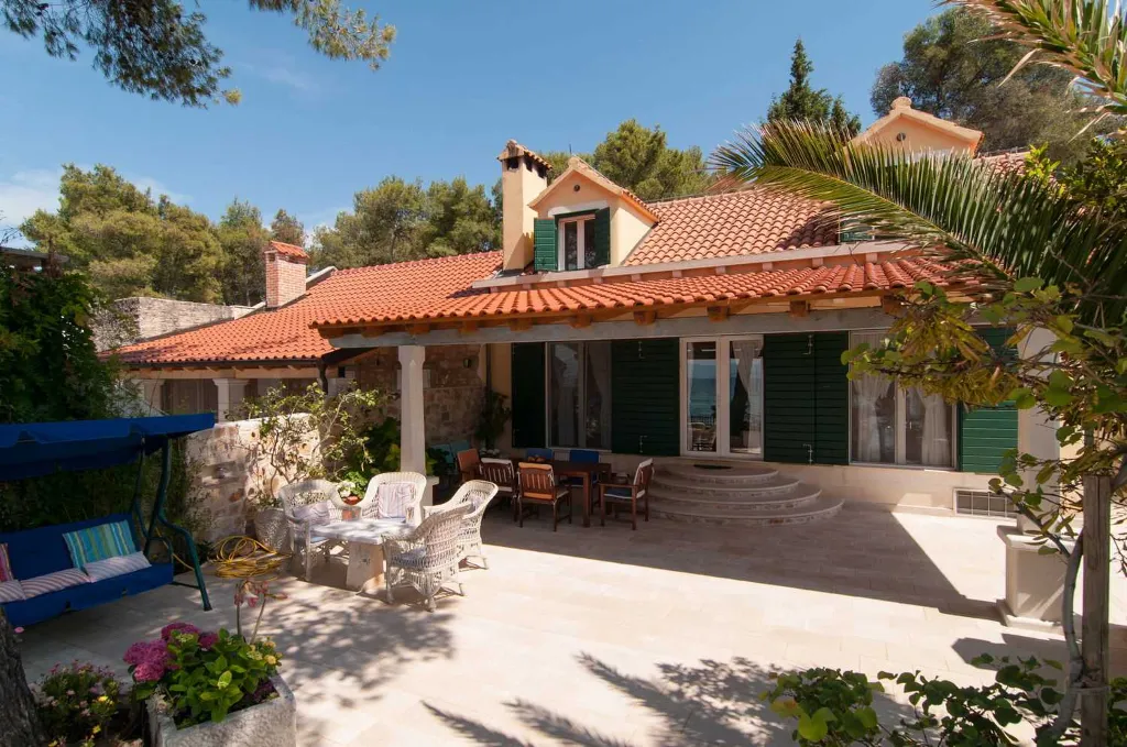 Mirca, Brač Villa with 3 Bedrooms and Private Pool