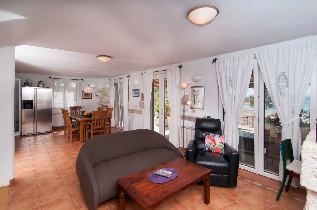 Mirca, Brač Villa with 3 Bedrooms and Private Pool