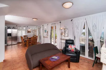 Mirca, Brač Villa with 3 Bedrooms and Private Pool