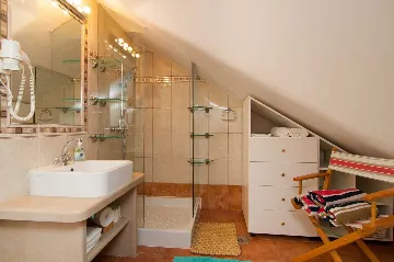 Mirca, Brač Villa with 3 Bedrooms and Private Pool