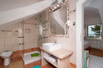 Mirca, Brač Villa with 3 Bedrooms and Private Pool