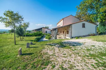 3-Bedroom Villa with Private Pool in Plomin