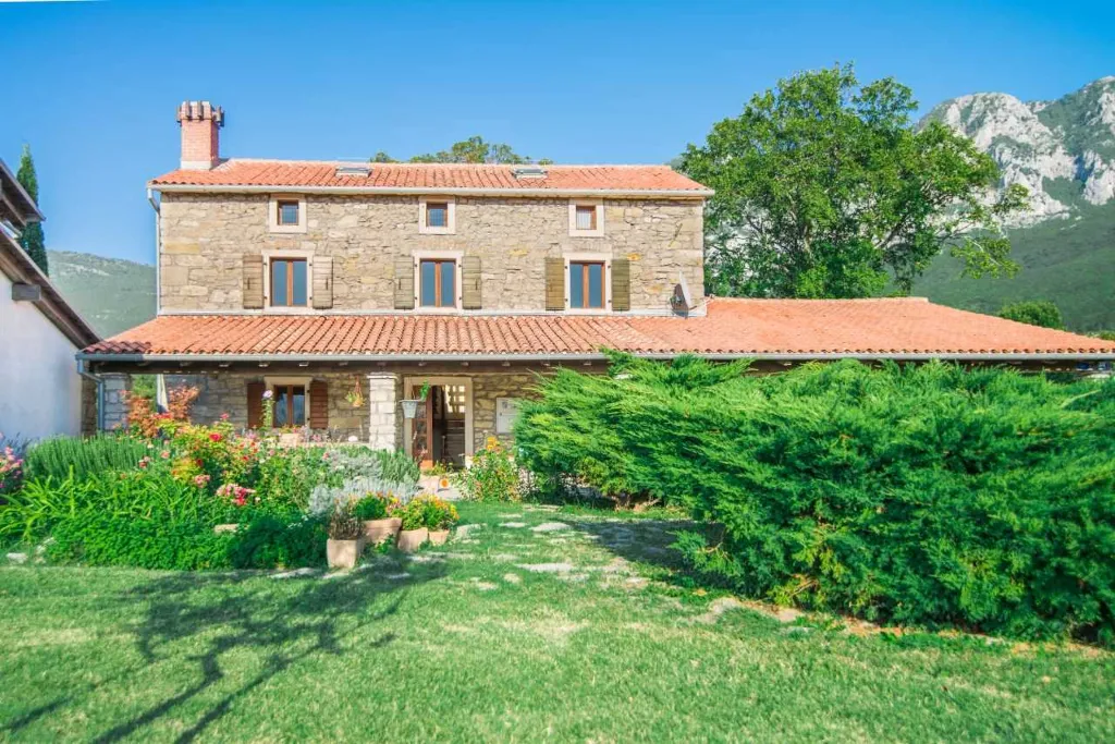 3-Bedroom Villa with Private Pool in Plomin