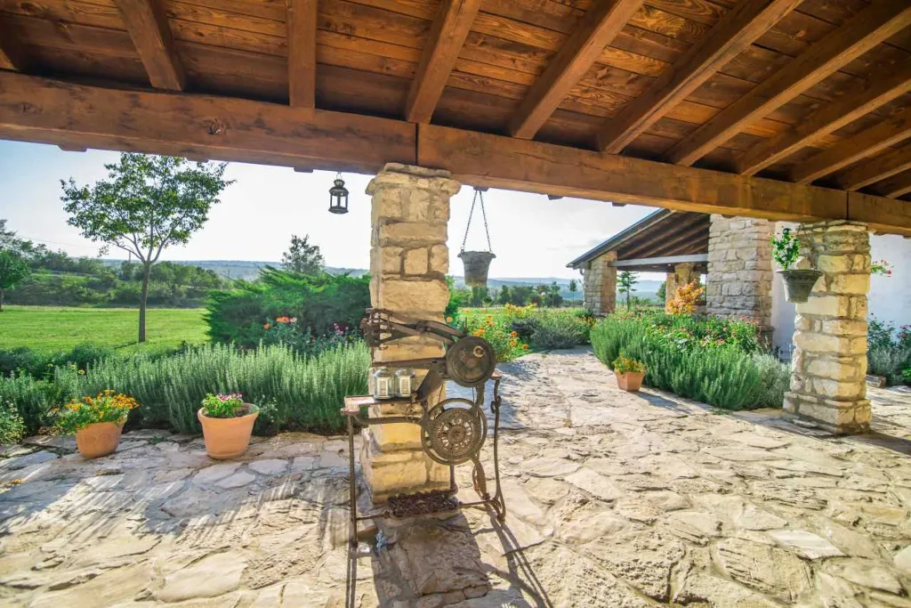 3-Bedroom Villa with Private Pool in Plomin