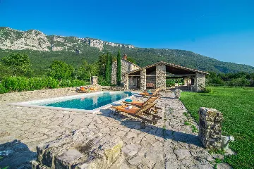 3-Bedroom Villa with Private Pool in Plomin