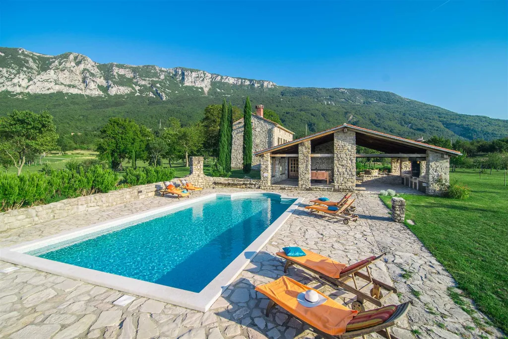 3-Bedroom Villa with Private Pool in Plomin