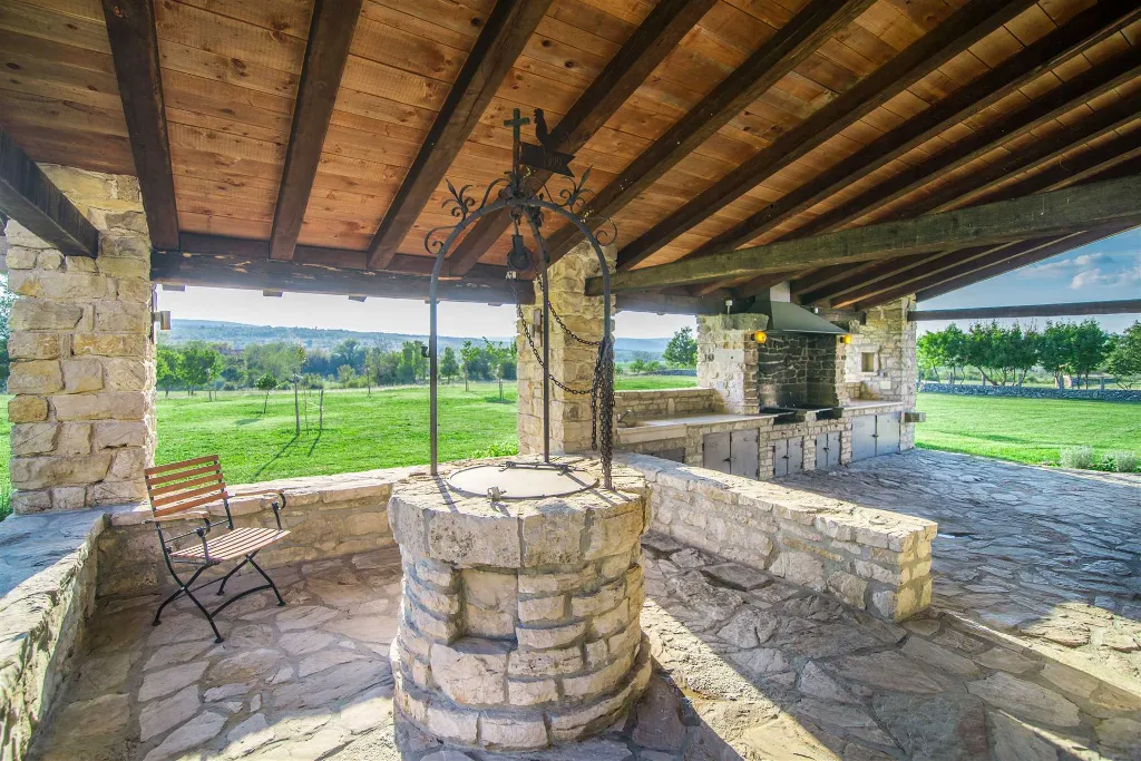 3-Bedroom Villa with Private Pool in Plomin