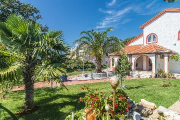 4-Bedroom Villa in Kukci, Nova Vas with Pool