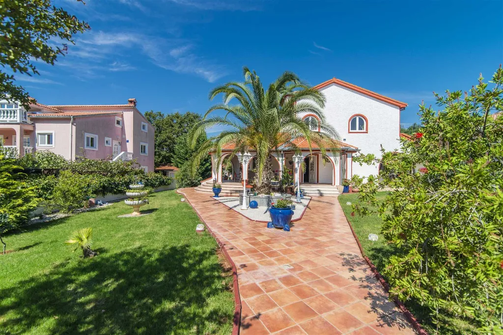 4-Bedroom Villa in Kukci, Nova Vas with Pool