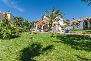 4-Bedroom Villa in Kukci, Nova Vas with Pool