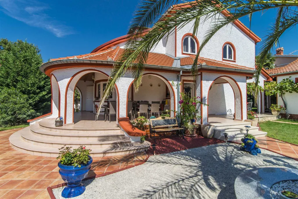 4-Bedroom Villa in Kukci, Nova Vas with Pool