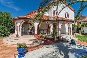 4-Bedroom Villa in Kukci, Nova Vas with Pool