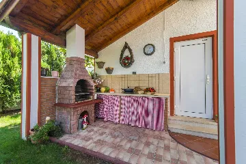 4-Bedroom Villa in Kukci, Nova Vas with Pool