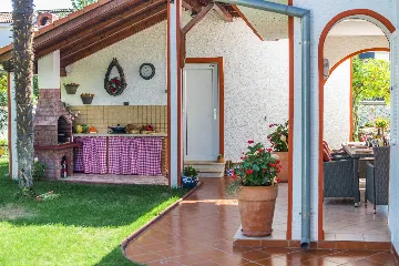 4-Bedroom Villa in Kukci, Nova Vas with Pool