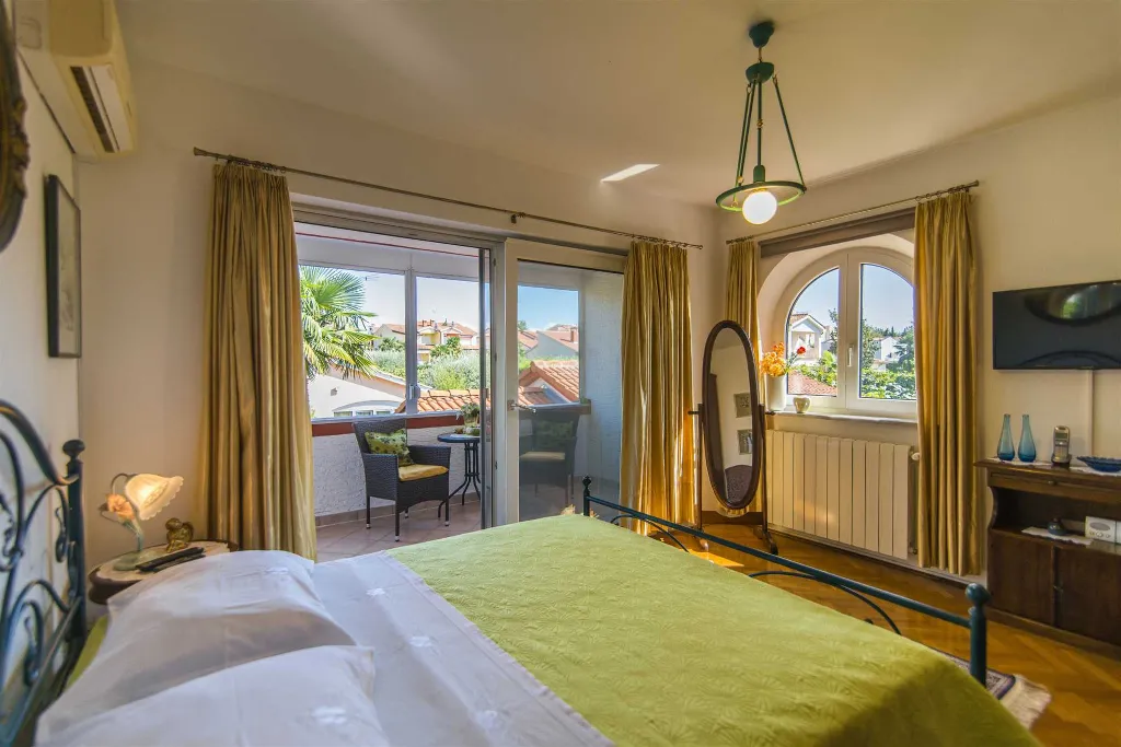 4-Bedroom Villa in Kukci, Nova Vas with Pool