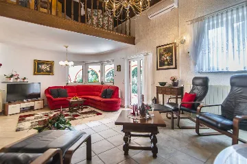 4-Bedroom Villa in Kukci, Nova Vas with Pool