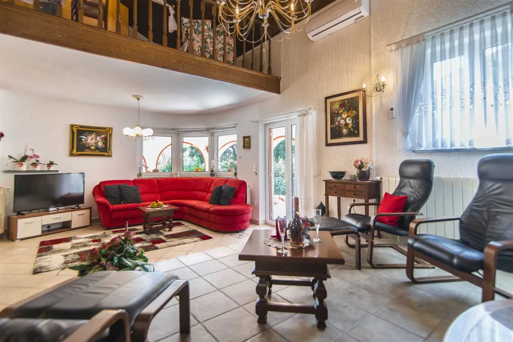4-Bedroom Villa in Kukci, Nova Vas with Pool