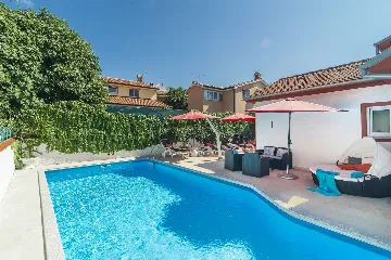 4-Bedroom Villa in Kukci, Nova Vas with Pool