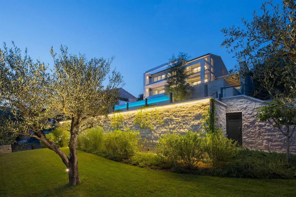 Villa in Labin for 10 Guests with Private Sea Access