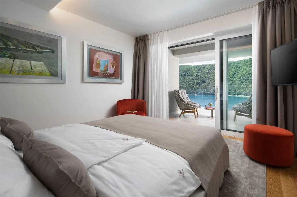 Villa in Labin for 10 Guests with Private Sea Access