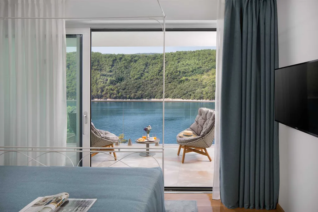 Villa in Labin for 10 Guests with Private Sea Access