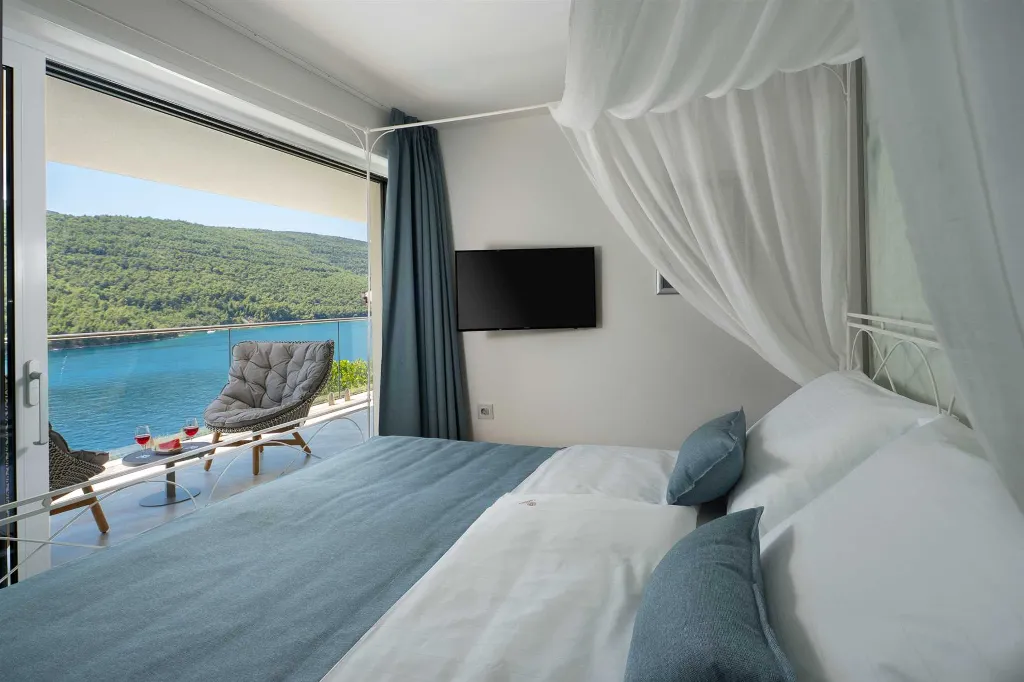 Villa in Labin for 10 Guests with Private Sea Access