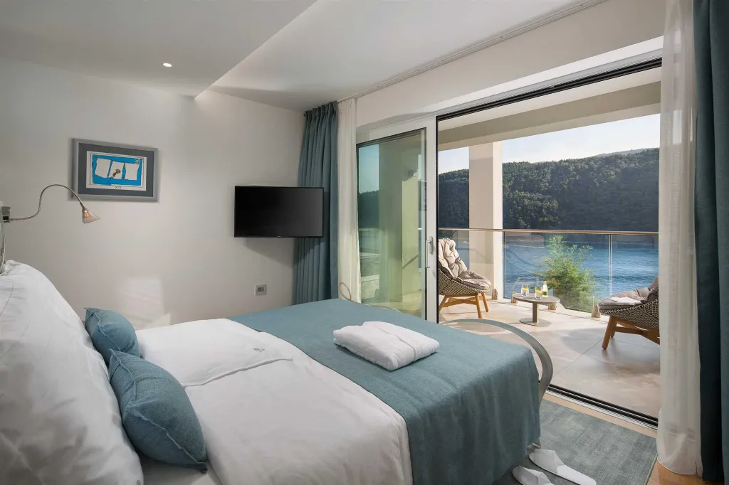 Villa in Labin for 10 Guests with Private Sea Access