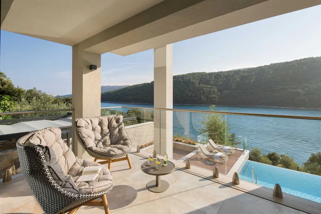 Villa in Labin for 10 Guests with Private Sea Access