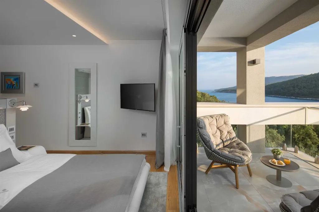 Villa in Labin for 10 Guests with Private Sea Access
