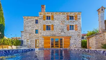 6-Bedroom Stone Villa in Šišan for 10 Guests