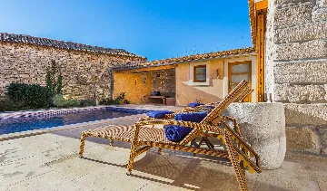 6-Bedroom Stone Villa in Šišan for 10 Guests