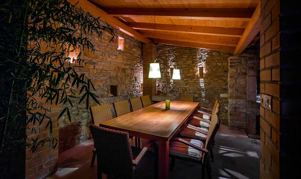 6-Bedroom Stone Villa in Šišan for 10 Guests