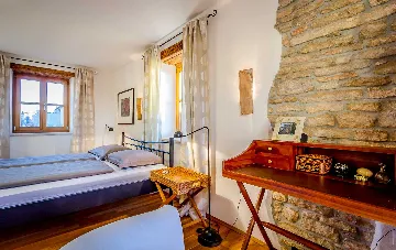 6-Bedroom Stone Villa in Šišan for 10 Guests