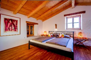 6-Bedroom Stone Villa in Šišan for 10 Guests