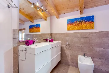 6-Bedroom Stone Villa in Šišan for 10 Guests