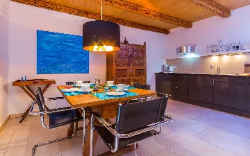 6-Bedroom Stone Villa in Šišan for 10 Guests