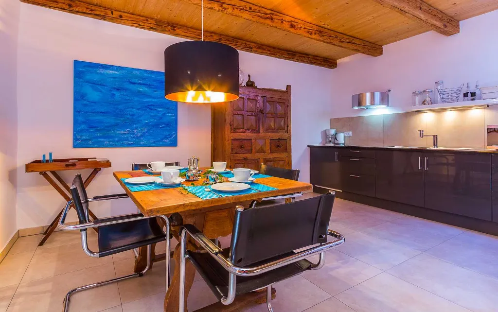 6-Bedroom Stone Villa in Šišan for 10 Guests