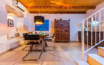 6-Bedroom Stone Villa in Šišan for 10 Guests