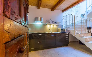 6-Bedroom Stone Villa in Šišan for 10 Guests