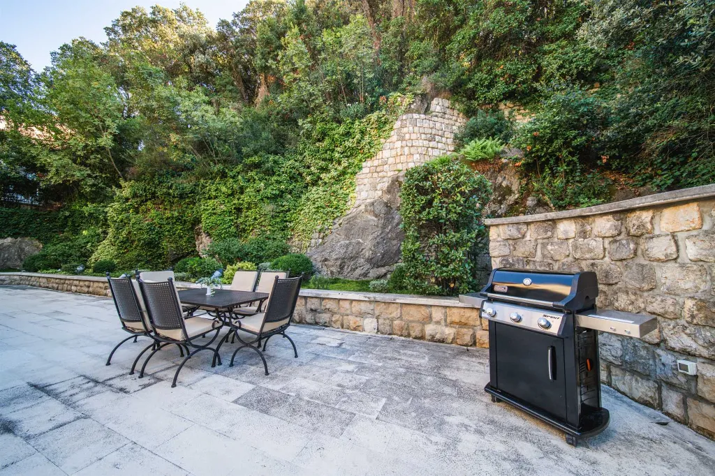Dubrovnik 5-Bedroom Villa with Private Heated Pool