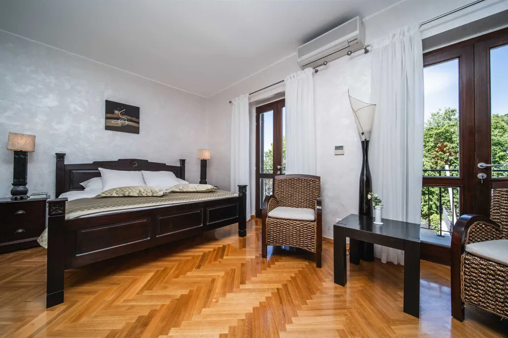 Dubrovnik 5-Bedroom Villa with Private Heated Pool